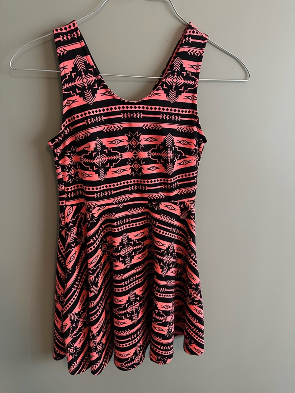 Sleeveless Tribal Print Skater Dress - Coral and Black